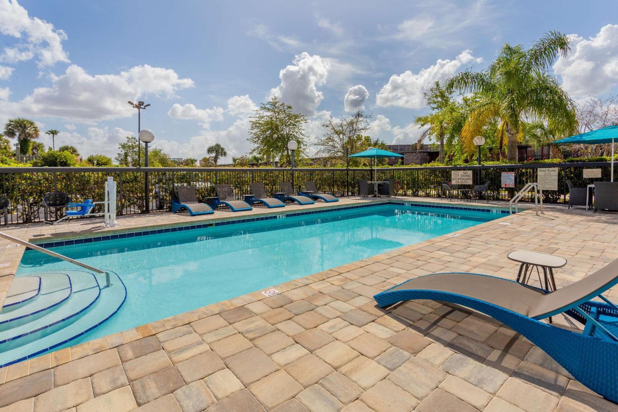 Hampton Inn & Suites Orlando International Drive North Zewnętrze zdjęcie